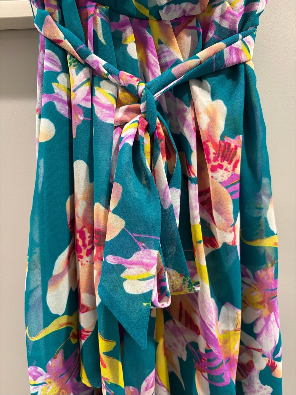 Express Strapless Floral Tie Mini Dress Size 2 - Picture 4 of 10